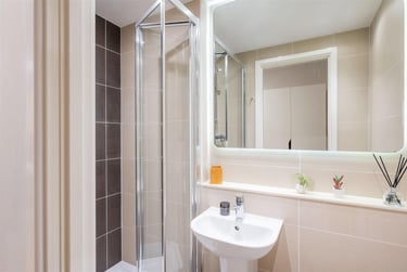 1 bed studio, Brougham Hayes, City Centre, Bath, BA23GF - Image 3